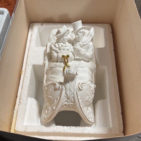 The Lenox White Christmas Music Box - Picture 2 of 12